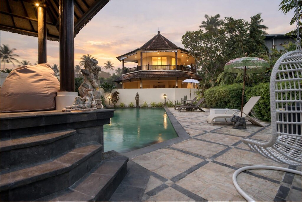 Garden and pool at Gajah Biru, Penestanan, Ubud
